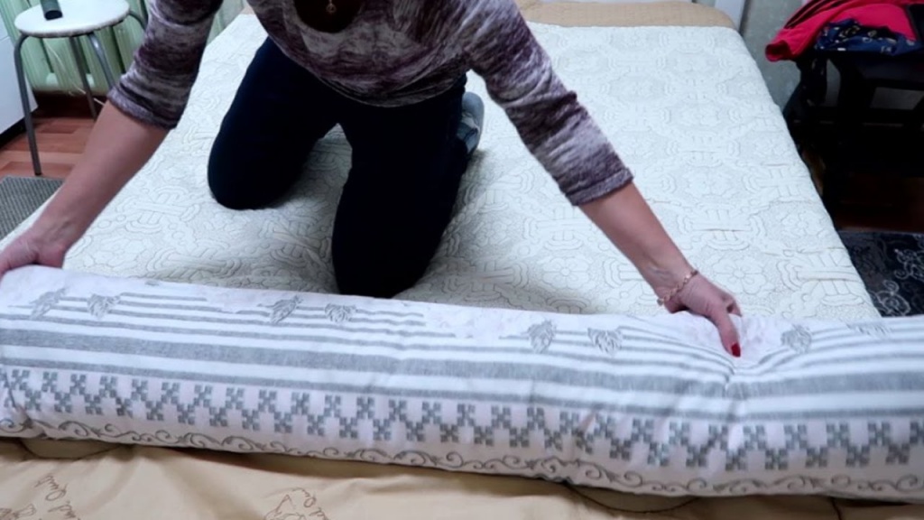 Как красиво заправить кровать с одним, двумя одеялами