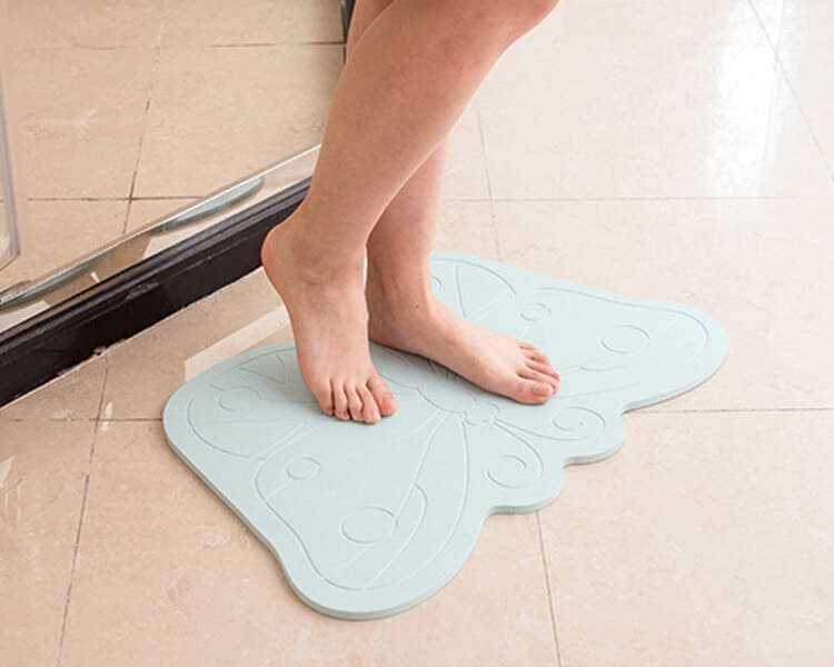 Как стирать резиновые коврики для ванны